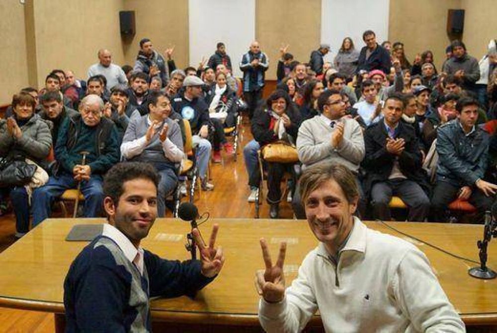 Honeker baj� su candidatura y oficializ� su apoyo a Hern�n Letcher