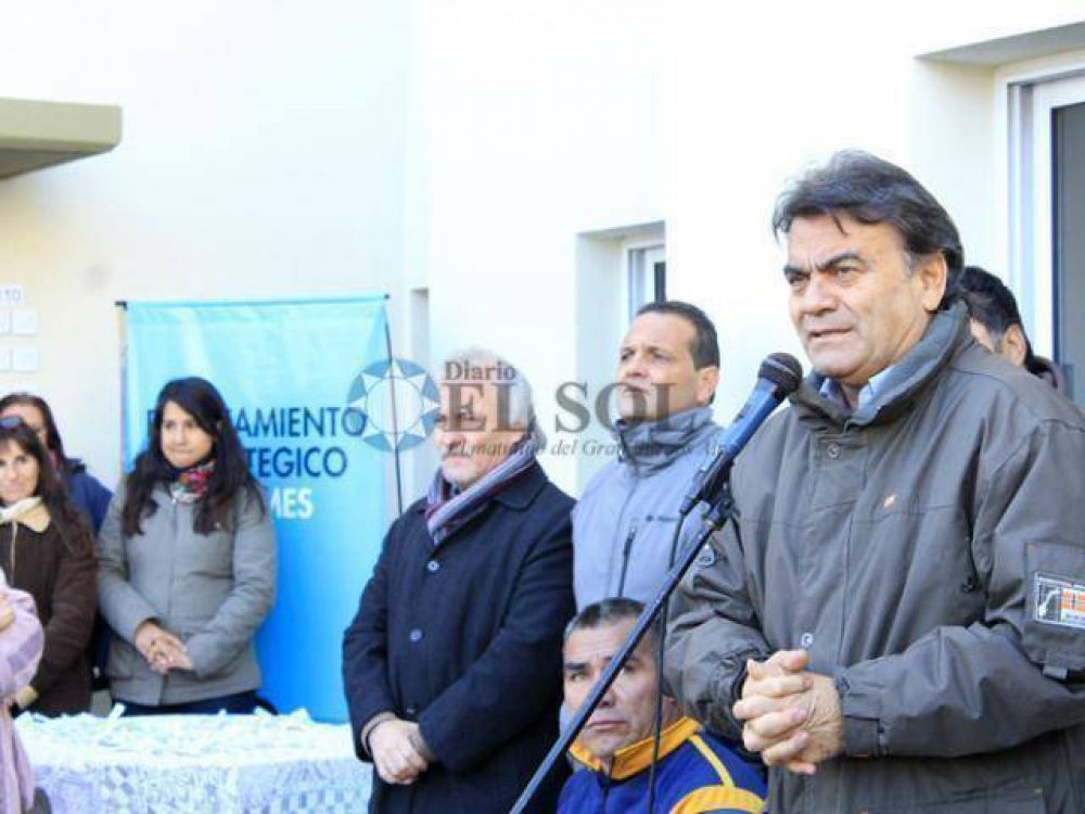 Guti�rrez entreg� viviendas