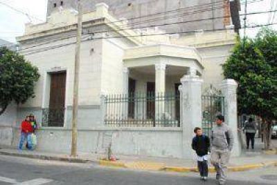 Se orden� paralizar la demolici�n de una casona