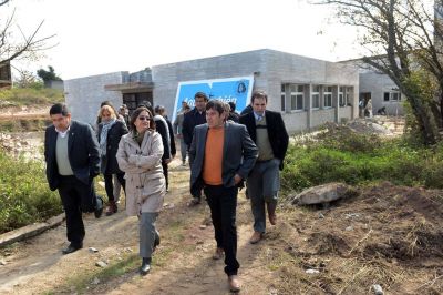 Corpacci inaugur� un nuevo edificio escolar en Guayamba