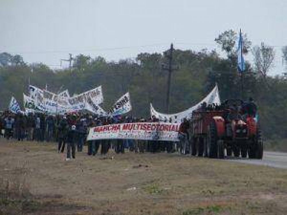 Marcha multisectorial: la columna principal lleg� a San Mart�n