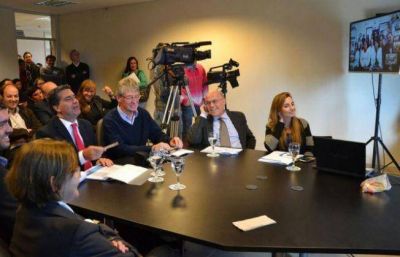 El gobierno present� el sistema Cibersalud en el Chaco