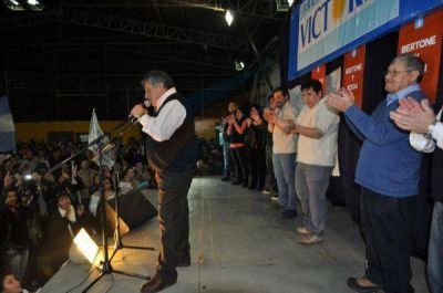 Queno no se rinde: cierre de campa�a a pesar de la impugnaci�n judicial