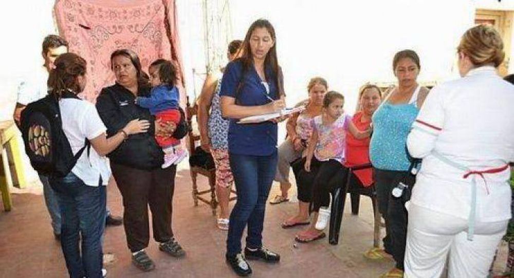 Contin�a la asistencia sanitaria a las familias evacuadas en la Escuela 195