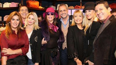 Jorge Rial inaugur� su nuevo local de Agustino, con famosos