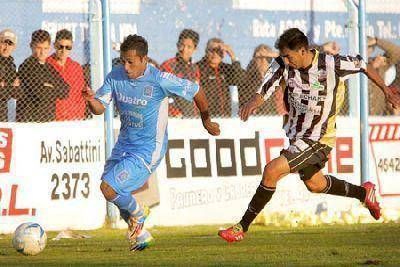 Con un mediocampo renovado, Estudiantes enfrenta a Juniors
