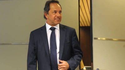 Otro giro K de Scioli: el domingo va a 678 por primera vez