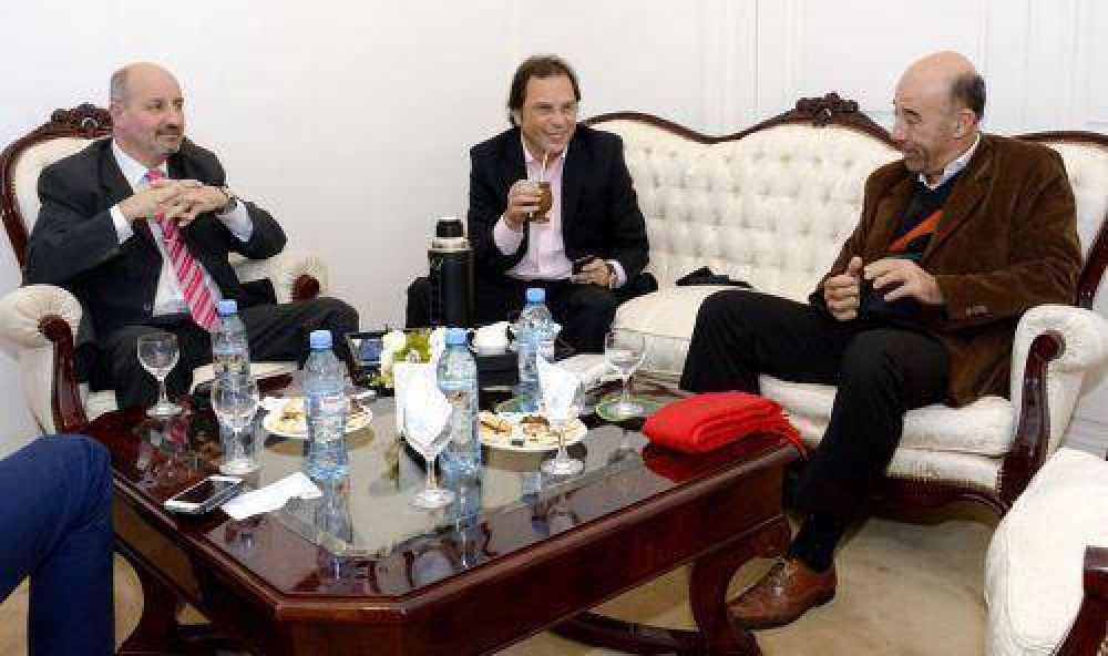 Giustozzi sum� el apoyo del Frente Transversal