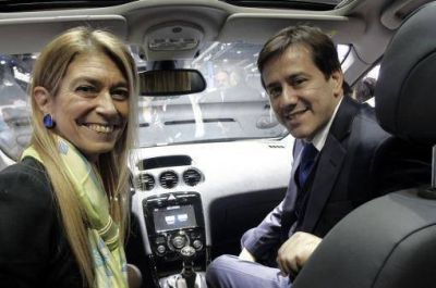Recalde recorri� el Sal�n del Autom�vil junto a Giorgi y destac� el crecimiento de la industria automotriz