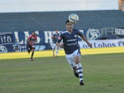 El Azul juega en Floresta