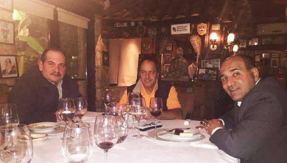 Alperovich y Manzur cenaron en la casa de Daniel Scioli y evaluaron la campa�a - 