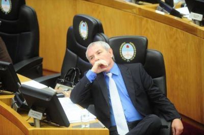 Alperovich repudi� a �Gallito�: �lo que dimos es del Estado�