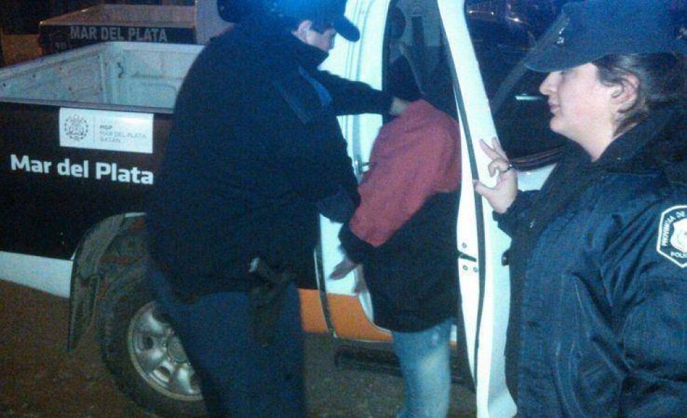 Discut�a con su mujer, se pele� con la polic�a y le descubrieron coca�na