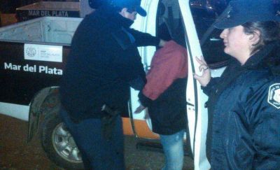 Discut�a con su mujer, se pele� con la polic�a y le descubrieron coca�na