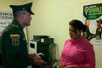 Detuvieron a mujer que llevaba coca�na l�quida en los senos a Barcelona