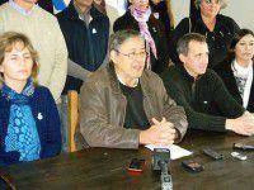 FpV: Amaro Sarlo encabeza la lista que acompa�a a Lenzi