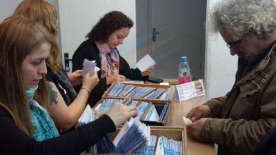 El Registro Civil entreg� solo 20 DNI para votantes de miles que esperan ser retirados 