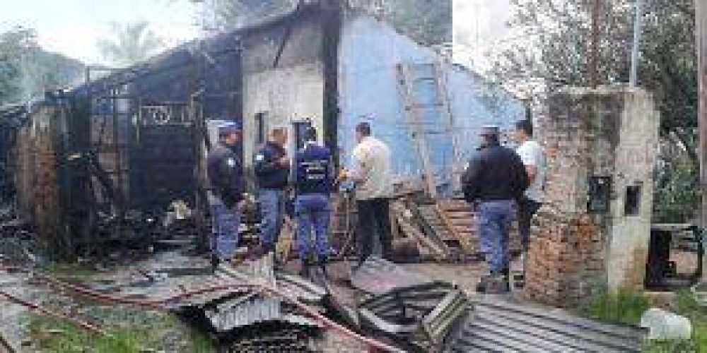 Incendio en el barrio Don Bosco: hombre muri� quemado