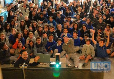 La Ant�rtida cal� profundo en los j�venes de una escuela de Paran�