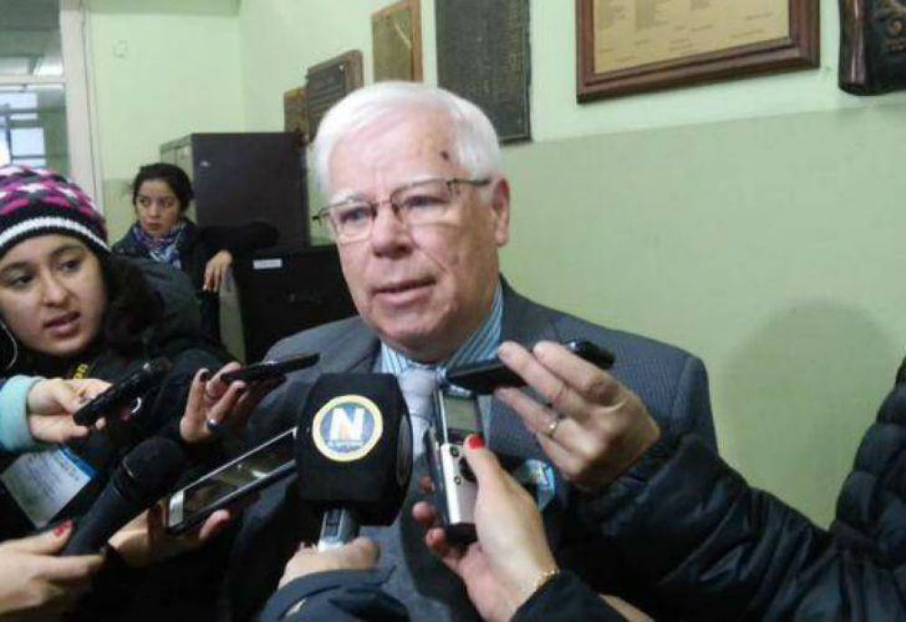A los 67 a�os, vot� por primera vez en Ushuaia el argentino nacido el Malvinas