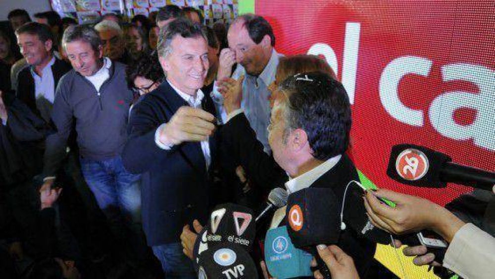 Macri se sum al festejo de Cornejo y felicit a De Marchi