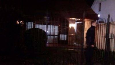 Asaltan a mano armada a una mujer en su casa de Vieytes y Santa Fe 