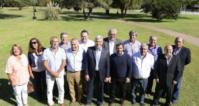 Elecciones 2015: Giovanettoni participa de acto encabezado por Juli�n Dom�nguez