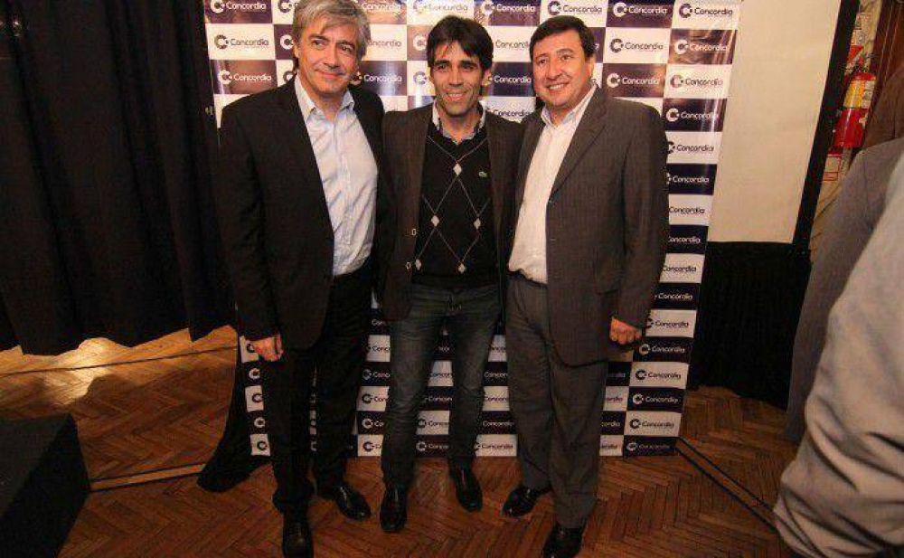 L�pez, en jornada del Frente Renovador