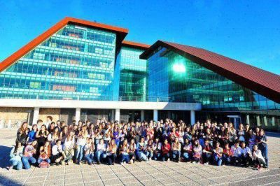 M�rito en la educaci�n: Poggi inicia los desayunos y meriendas con los abanderados
