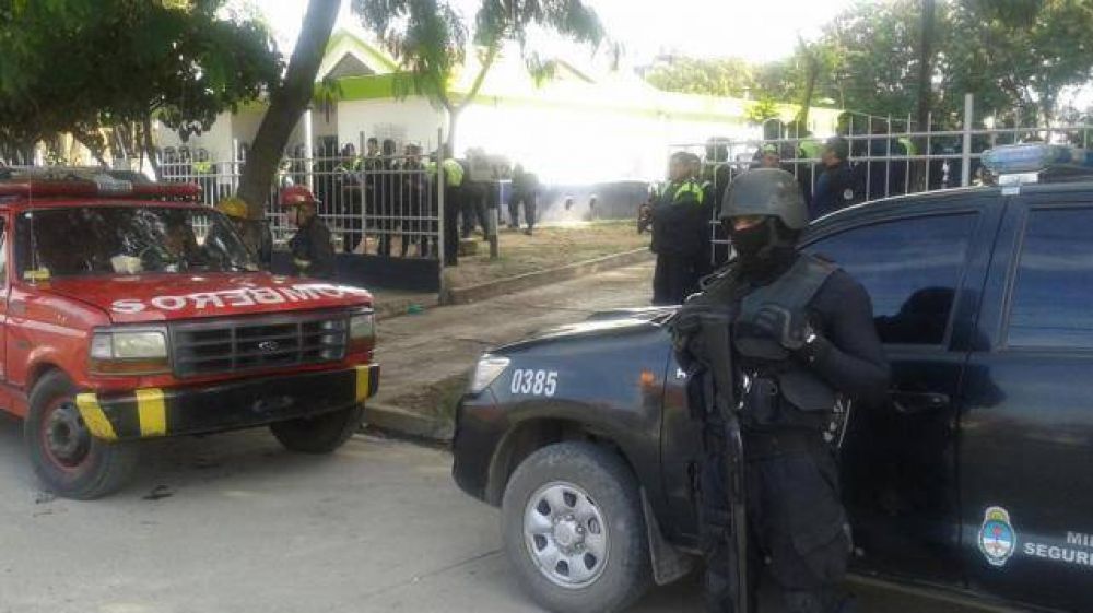El escape de un preso de la Comisar�a 12 deriv� en un disparo a una ni�a y en un mot�n