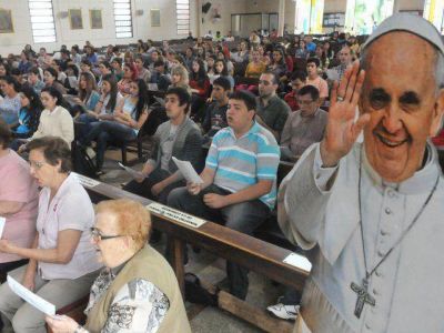 A ritmo de guarania y polca kyre�y, el Papa dar� misa en �u Guasu