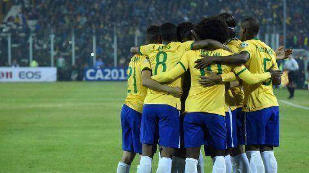 Con sufrimiento, Brasil le gan� a Venezuela y se clasific� a cuartos