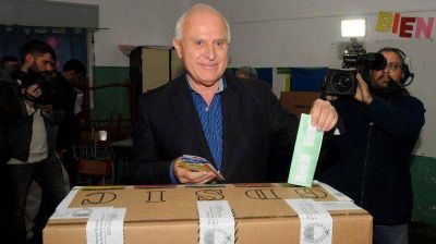 Santa Fe: el recuento de votos mantiene la diferencia a favor del socialismo