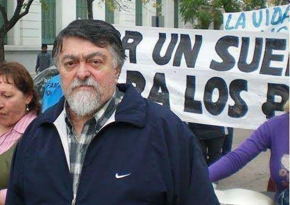 Exministro de Econom�a advirti� que unos 70 mil j�venes formose�os emigraron al sur del pa�s