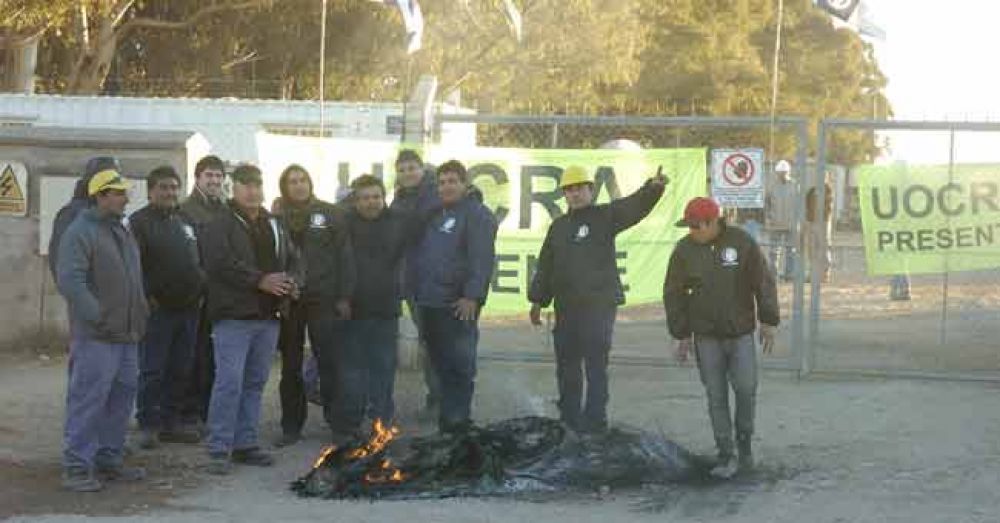 �Quite de colaboraci�n� de los trabajadores de la obra del Nuevo Hospital