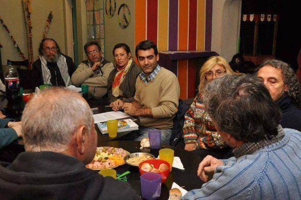 Ugo con vecinos de Don Torcuato