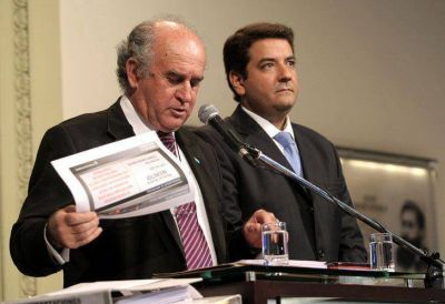 El Gobierno vuelve a la caza de Stiuso con una denuncia por escuchas ilegales