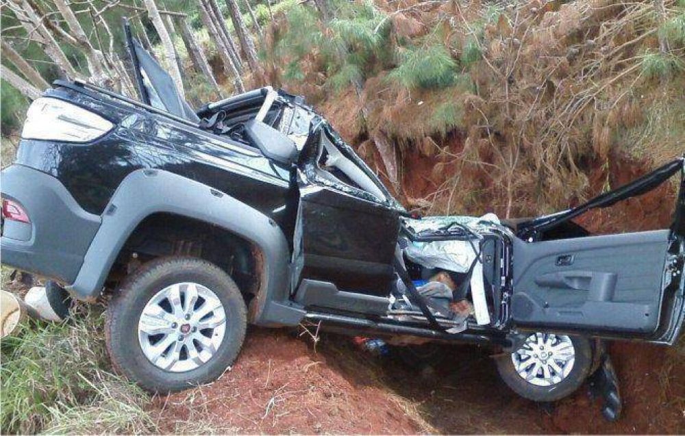 Tras un choque, veh�culo impact� contra un barranco en Dos de Mayo