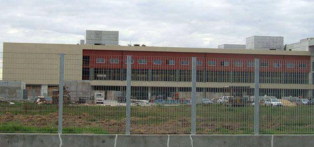 Hospital del Bicentenario, un gigante que quiere ponerse en pie