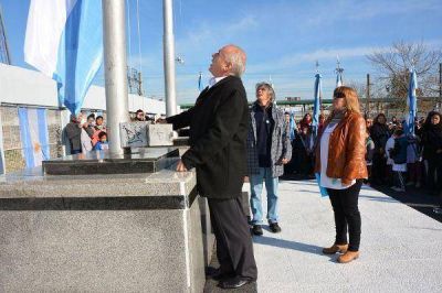 Miles de alumnos y m�s de cien Polic�as Locales realizaron promesa de Lealtad a la Bandera