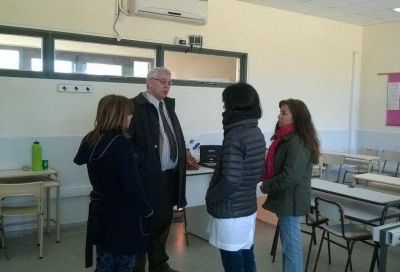 Tras el reclamo p�blico llegaron los arreglos en la escuela de Azucena