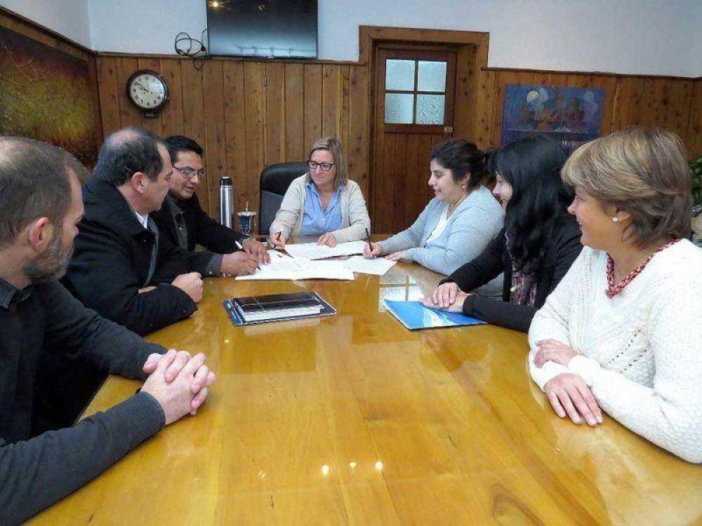 Bariloche incorpora protocolos de atenci�n para la Casa Refugio Amul�n
