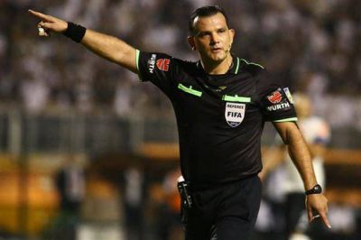 Corrupci�n en el f�tbol: piden la salida de Gnecco; roja para Amarilla