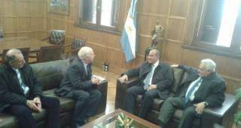 Manzur despleg� una importante agenda de trabajo con el ministro de Agricultura