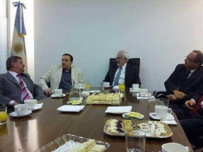 Embajador argentino en Israel recibe a una delegaci�n de su pa�s liderada por la AMIA