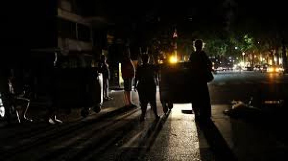 Con el fr�o volvieron los cortes de luz: indignaci�n de los usuarios en las redes sociales