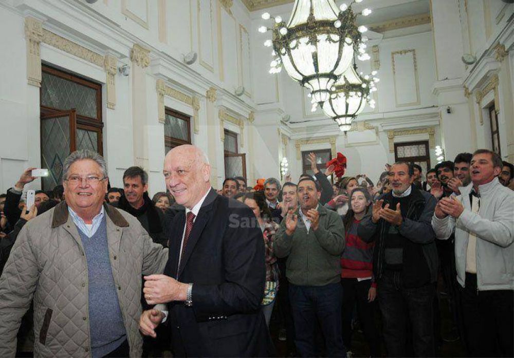 Los festejos del Frente Progresista se trasladaron hasta la Casa de Gobierno
