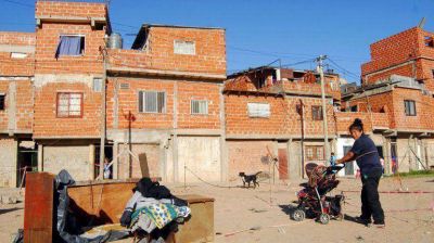 M�s del 40% de los jefes de hogar recibe ingresos menores a un salario m�nimo vital y m�vil