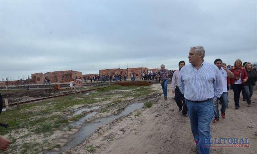 Proyectan la construccin de 400 viviendas sociales para la Ciudad de Corrientes