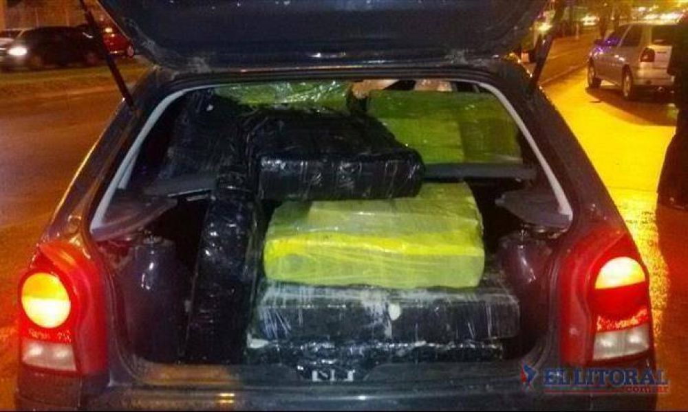 Secuestraron m�s de 74 kilos de droga de un autom�vil en Paso de los Libres